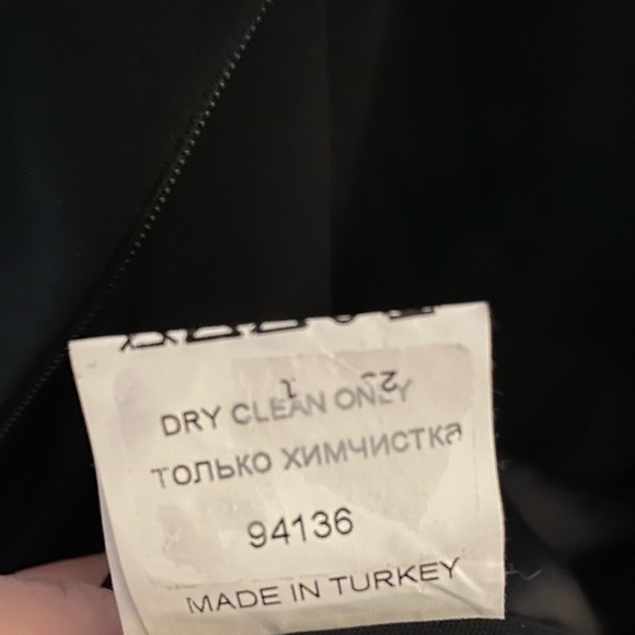 Black dress - Picture 9 of 11